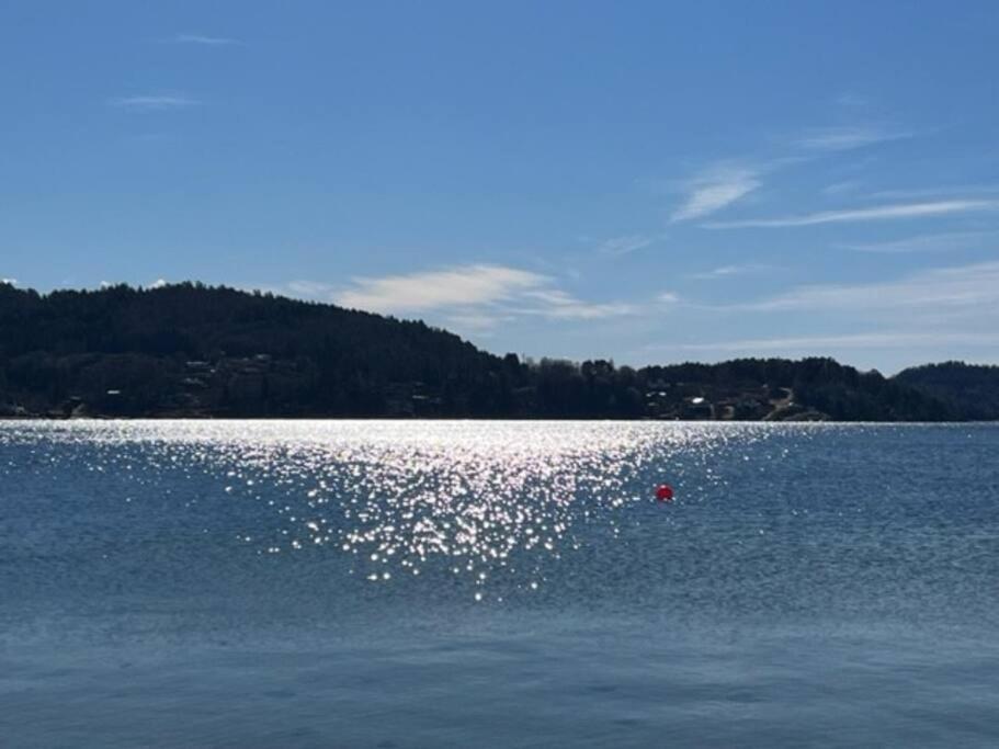 Leilighet Ved Sjoen Med Strand Lejlighed Porsgrunn Eksteriør billede